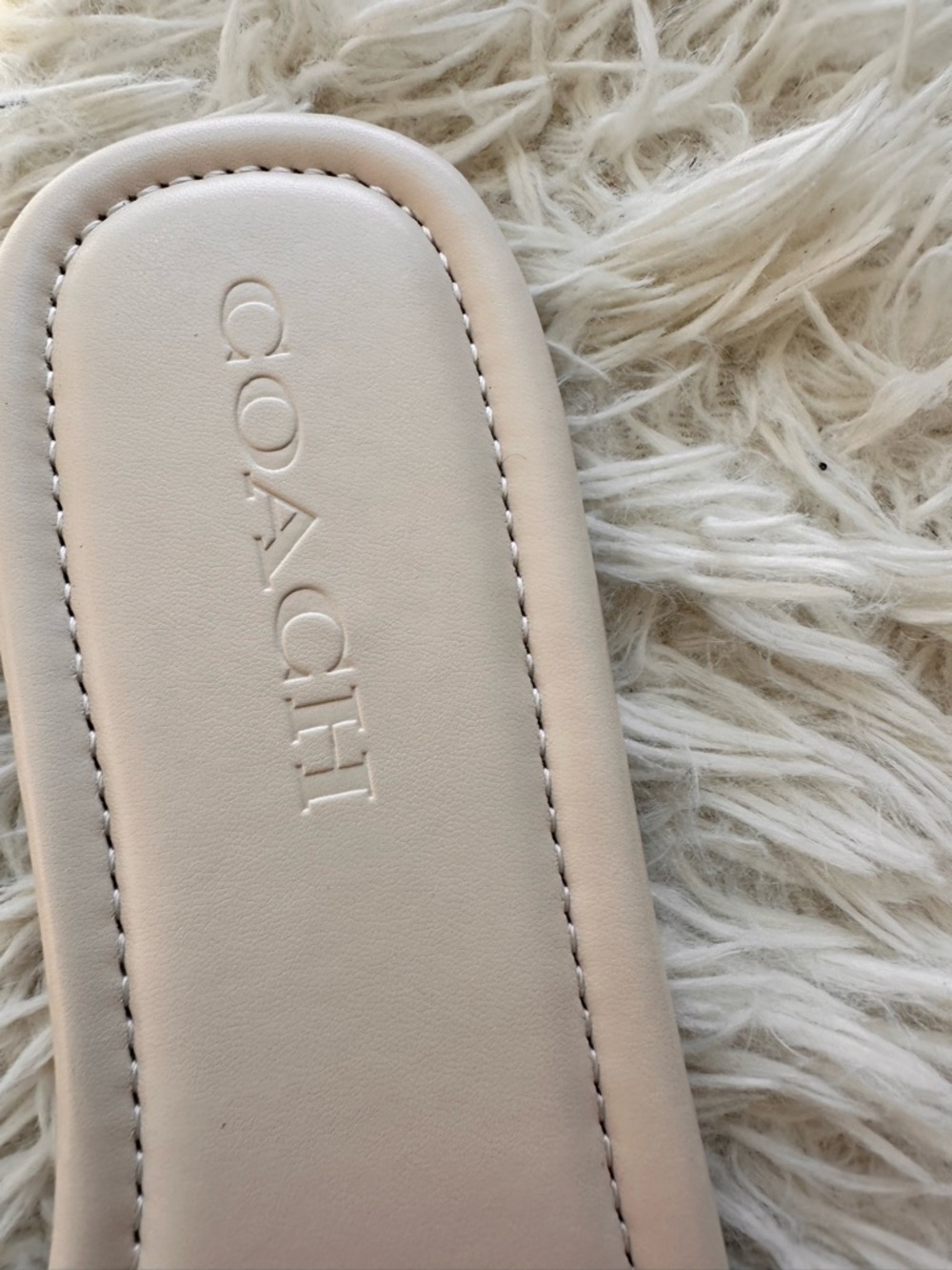 New Coach Cream Leather lock up signature Slide with Gold Logo - Picture 7 of 9